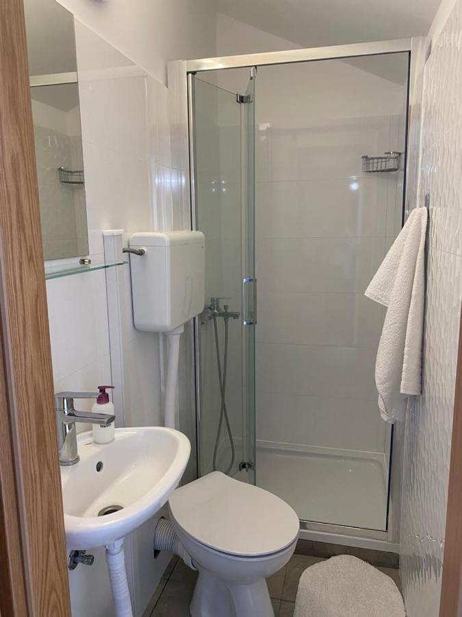 Apartment Vucica Sevid Bagian luar foto