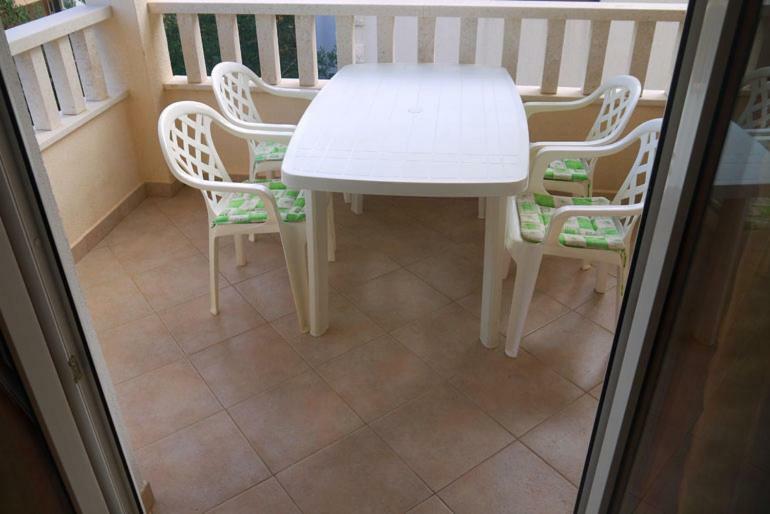 Apartment Vucica Sevid Bagian luar foto