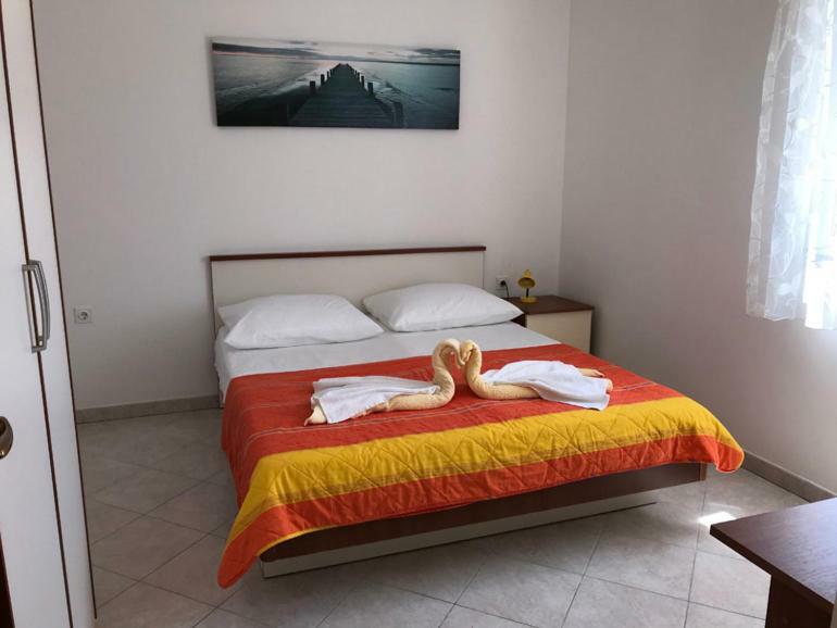 Apartment Vucica Sevid Bagian luar foto