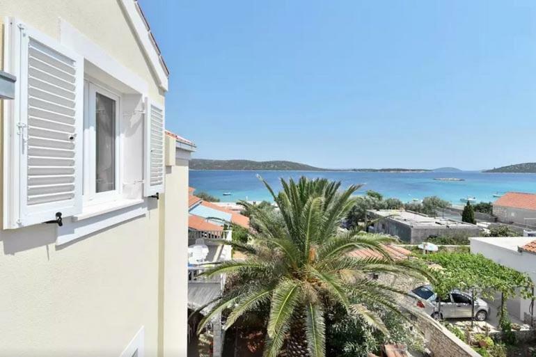 Apartment Vucica Sevid Bagian luar foto
