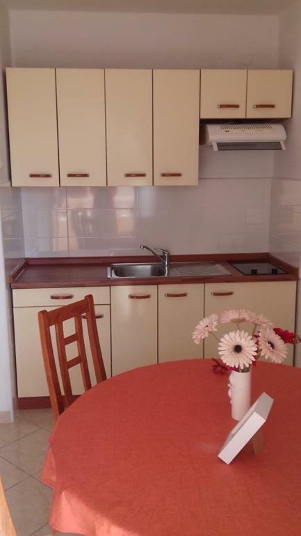 Apartment Vucica Sevid Bagian luar foto