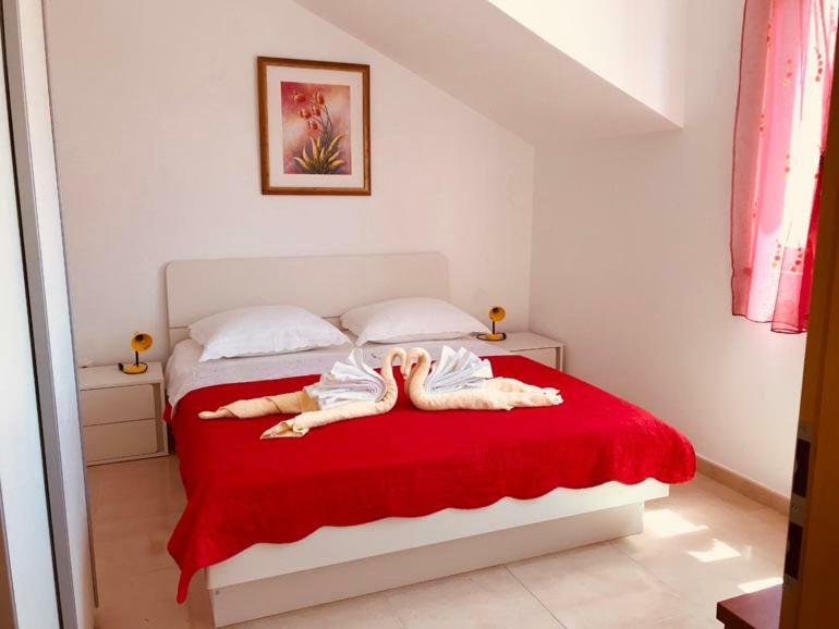 Apartment Vucica Sevid Bagian luar foto