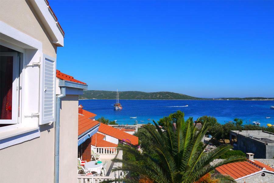 Apartment Vucica Sevid Bagian luar foto